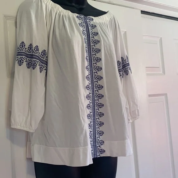 Petite top - Picture 2 of 6